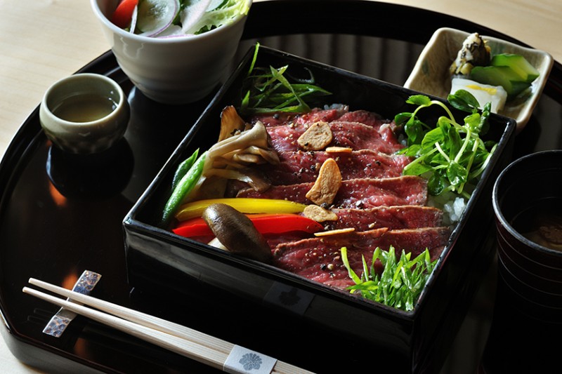 フェスティブシーズンのご案内